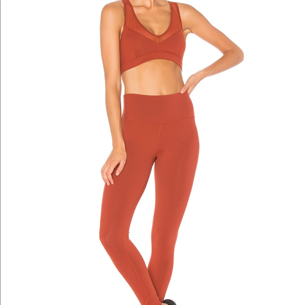 ALO Yoga High Waist Dash Legging - Picture 2 of 8